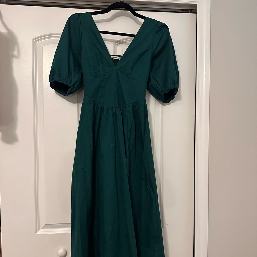 ABERCROMBIE AND FITCH DARK GREEN DRESS